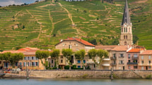 Vallée du Rhône : 3 villages classés et 1 forteresse millénaire à explorer cet hiver