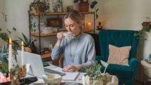 Oubliez le café, cette tisane booste votre concentration naturellement !