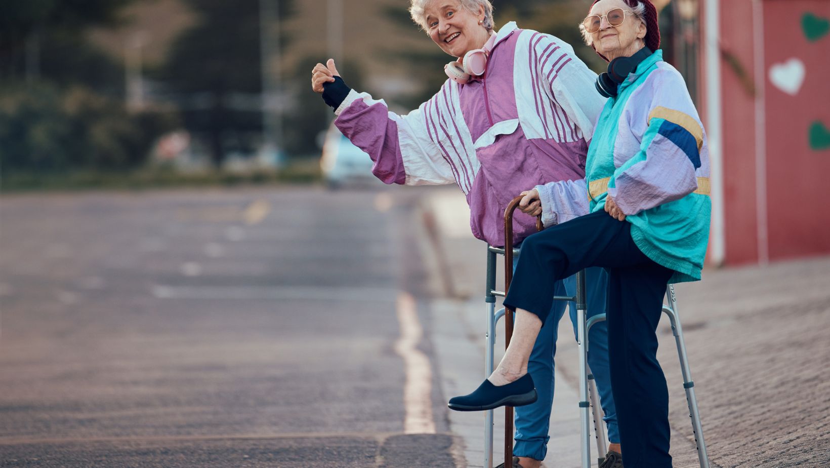 2 seniors waiting for a uber taxi