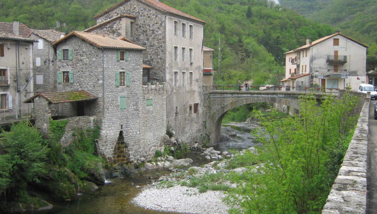 Connaissez-vous ce village ardéchois où chaque pierre raconte 1000 ans d'histoire ?