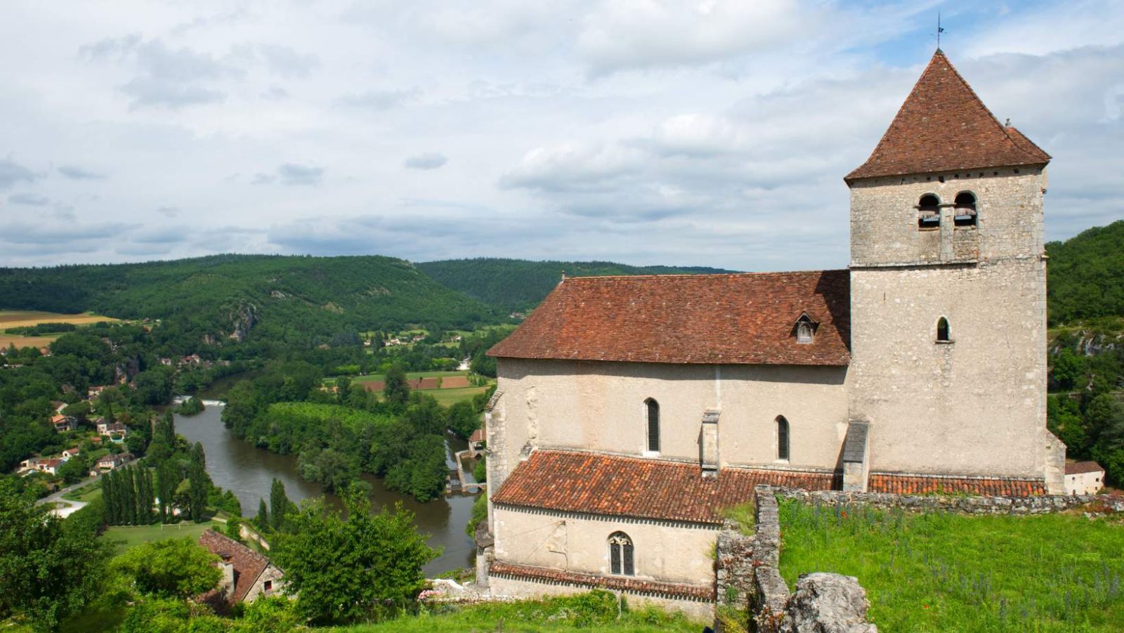 Ce village de 217 habitants abrite 3 châteaux et 20 moulins médiévaux