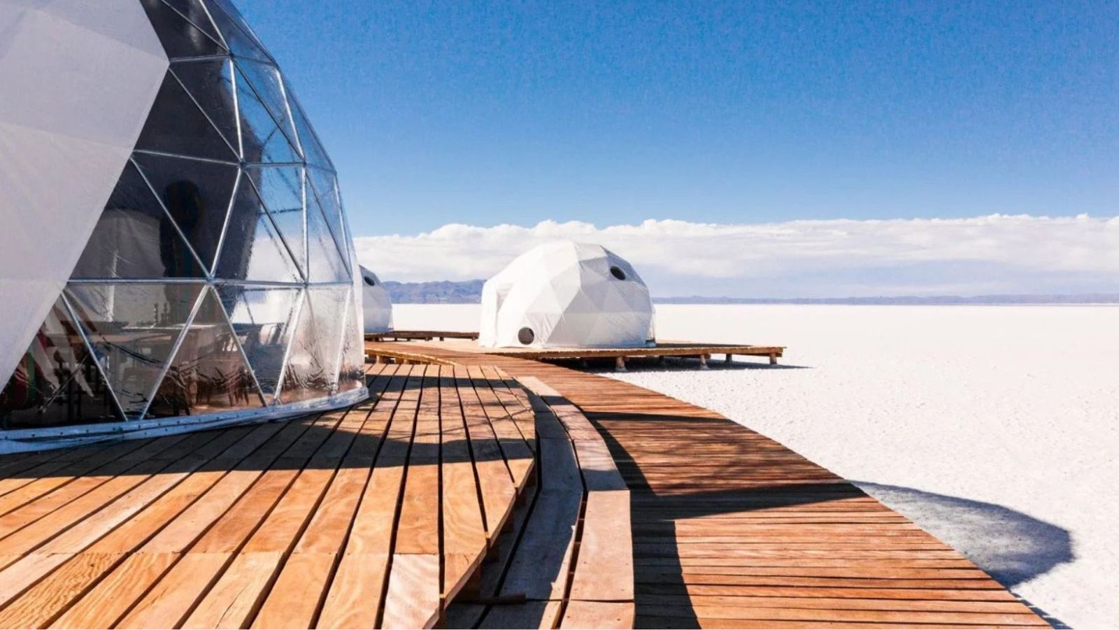 Un hôtel entièrement fait de sel au cœur d'un désert blanc