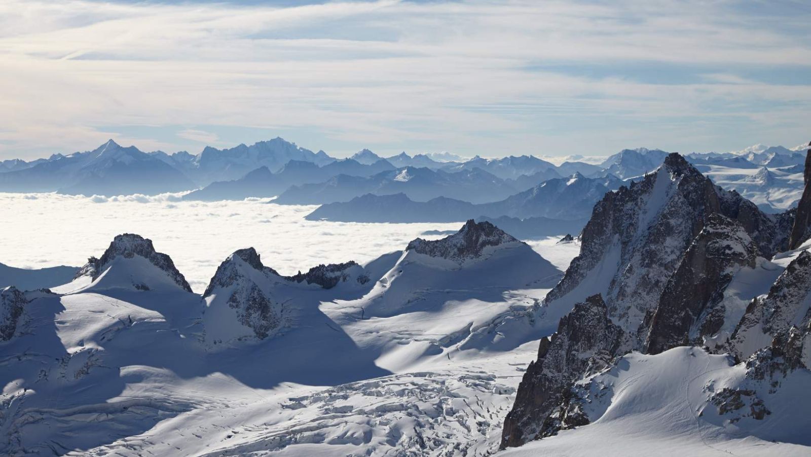 14 000 km de sentiers alpins secrets : 5 villages préservés à découvrir cet hiver