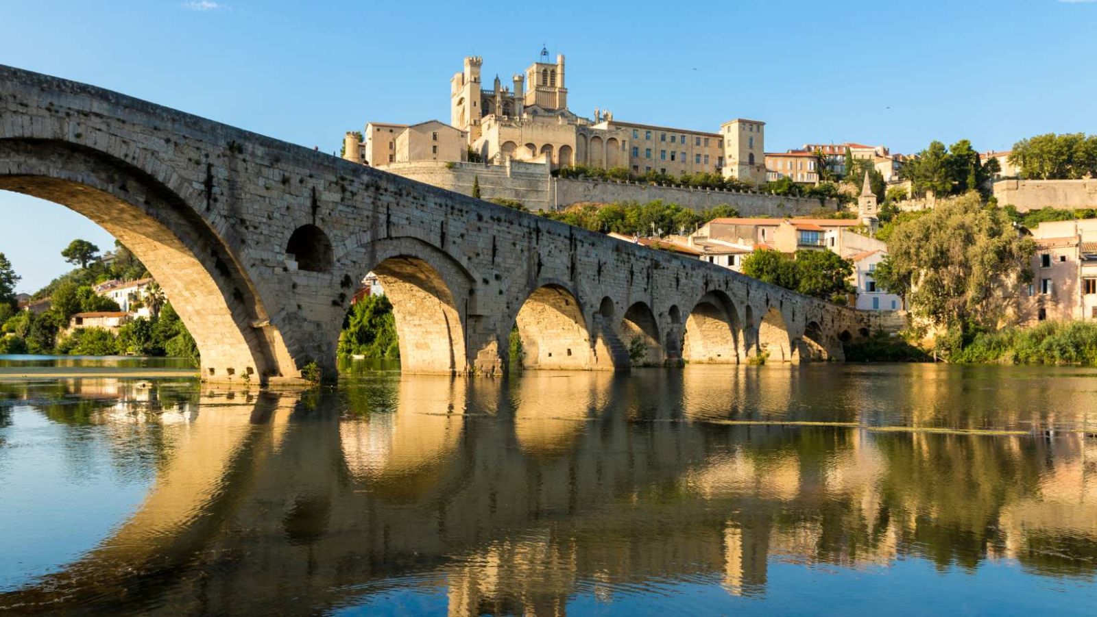 76 000 habitants et 1200 références de vins: bienvenue à Béziers