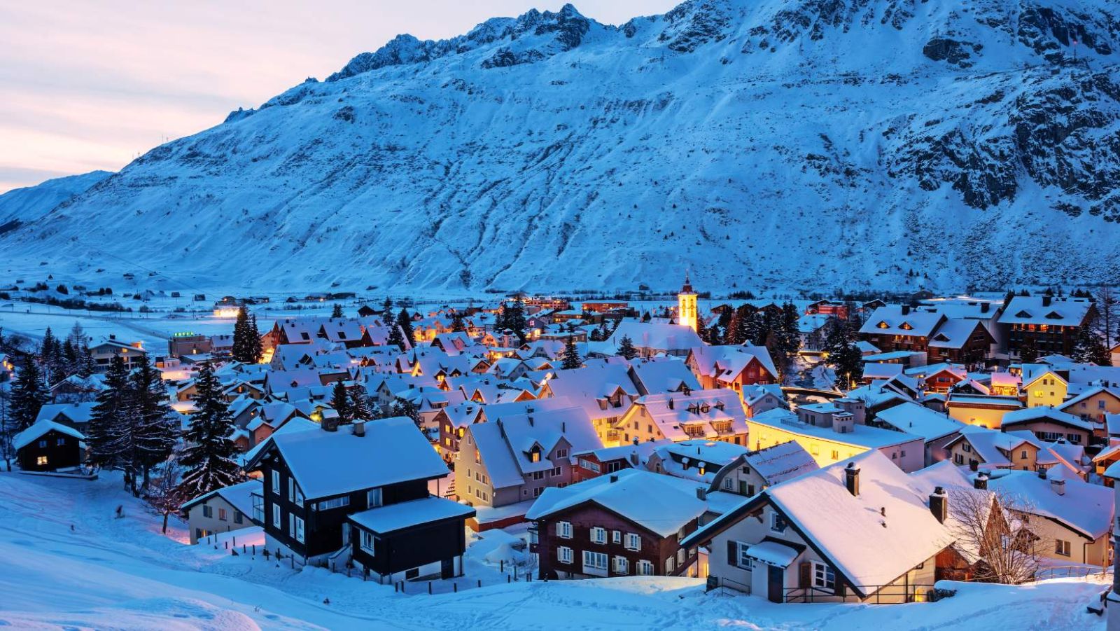 7 villages alpins suisses plus authentiques que Zermatt : 225 km de pistes à Arosa