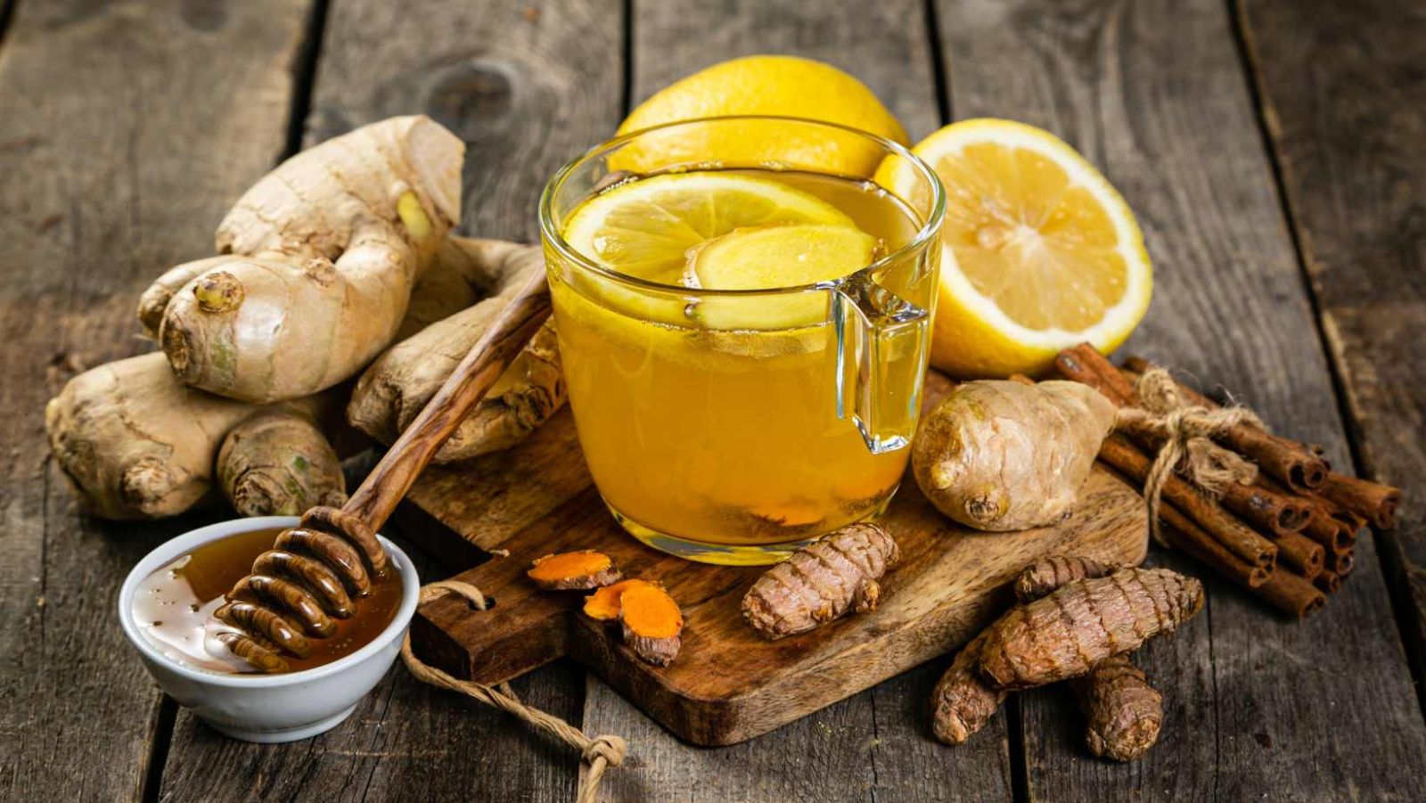 Ce thé au curcuma soulagerait l'arthrose en 3 semaines