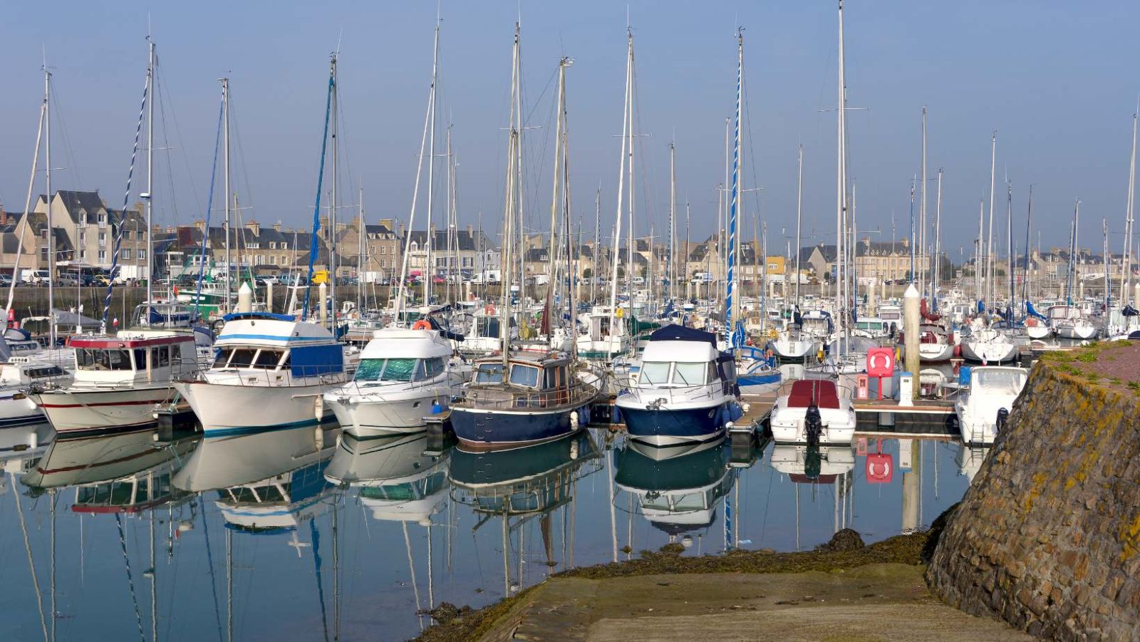 Villages pittoresques, légendes oubliées : plongez dans la Normandie secrète et authentique