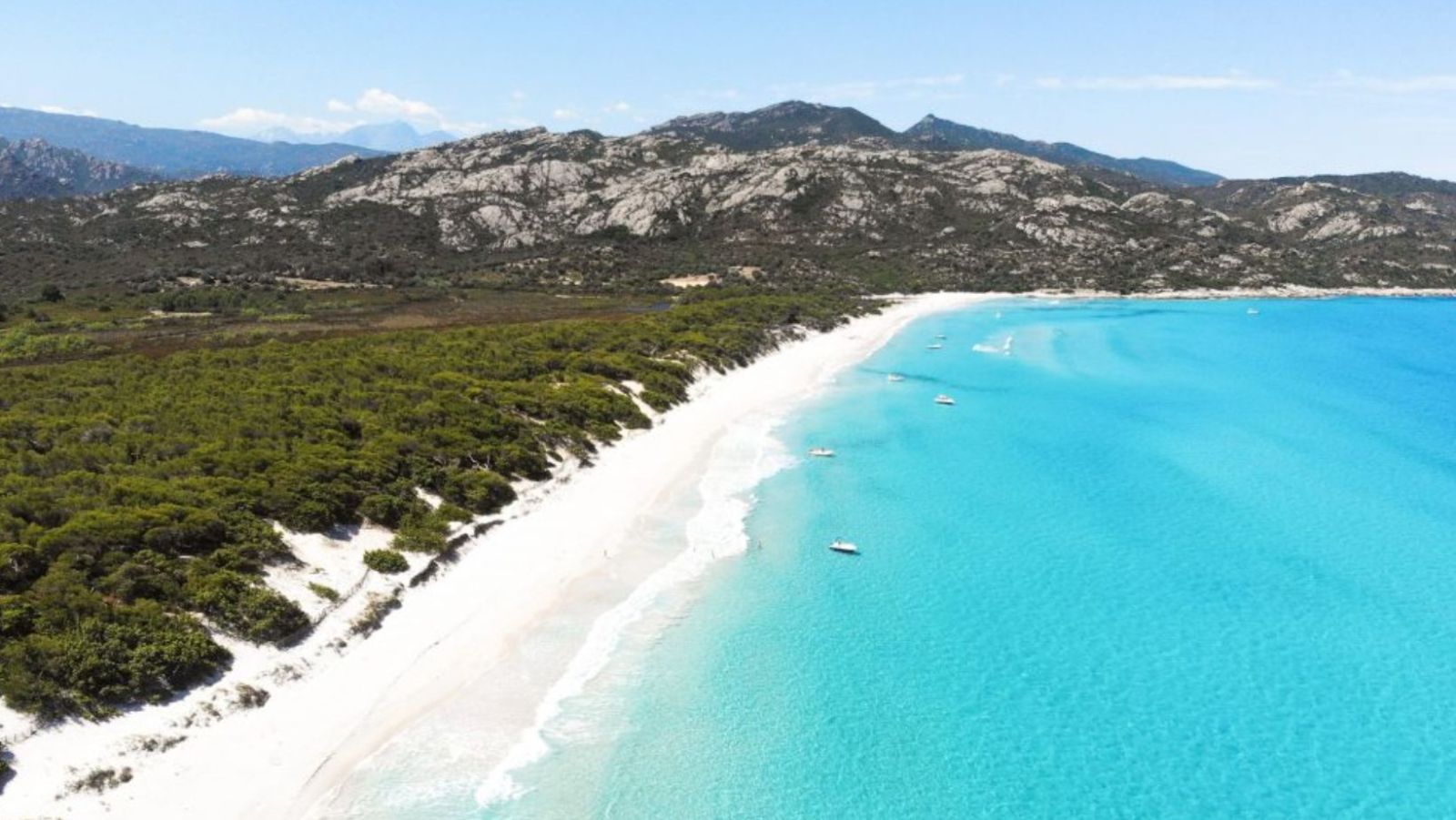 Le lagon caché de Corse qui défie les plus beaux spots des Caraïbes