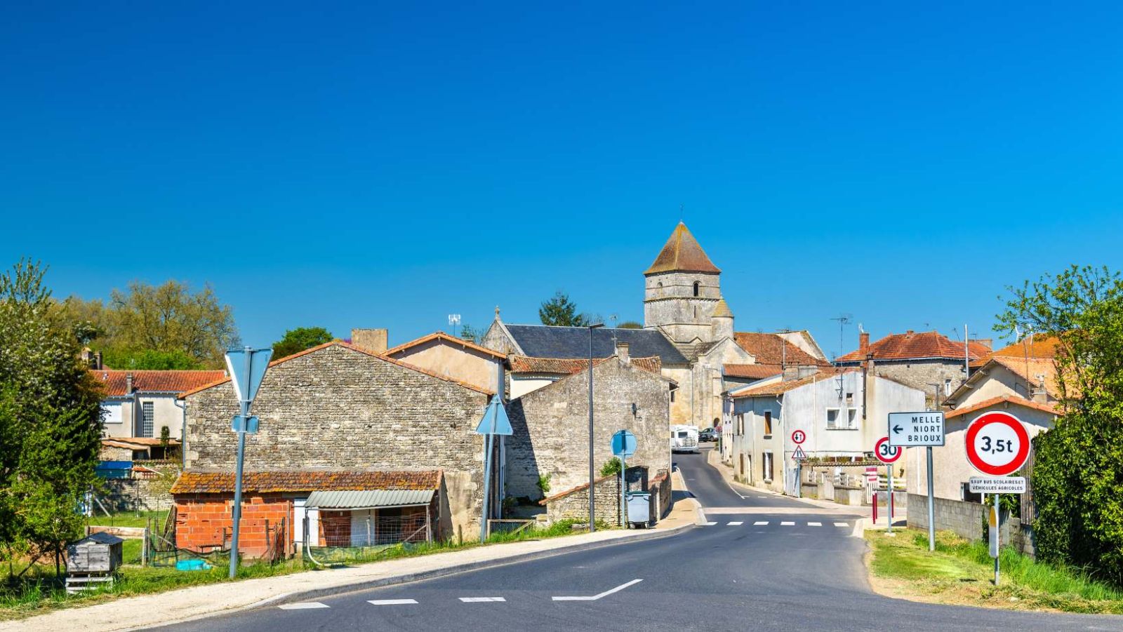 300 habitants et une rivière poissonneuse : le secret de longévité de ce village charentais