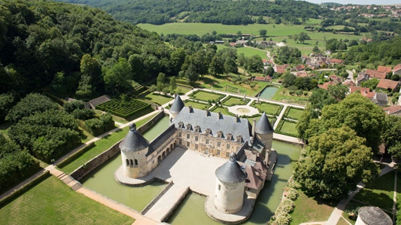 À 3h de Paris, découvrez le château où un cousin de Madame de Sévigné passa 17 ans d'exil