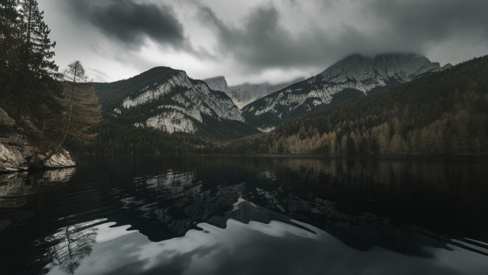 Le lac français aux eaux noires qui effraie les scientifiques