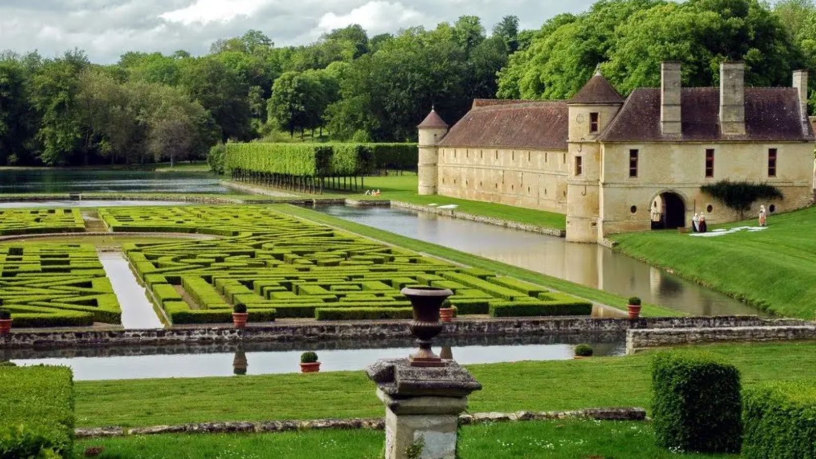 Dans ce château vieux de 800 ans, 15 amants se sont succédé dans le mystérieux 