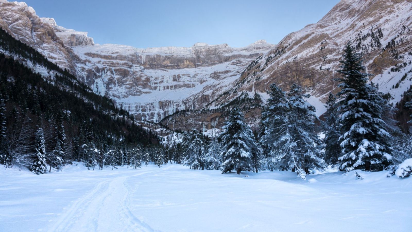 Découvrez le plus grand cirque glaciaire d'Europe où 3000 grimpeurs s'exercent chaque hiver